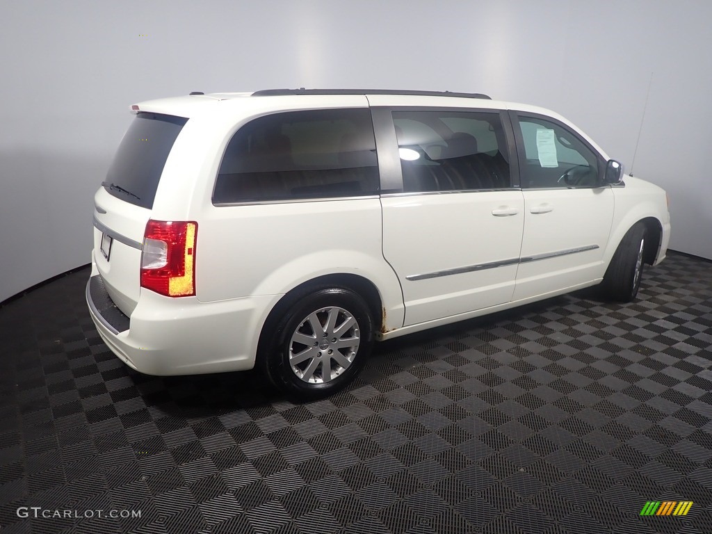 2011 Town & Country Touring - L - Stone White / Black/Light Graystone photo #19