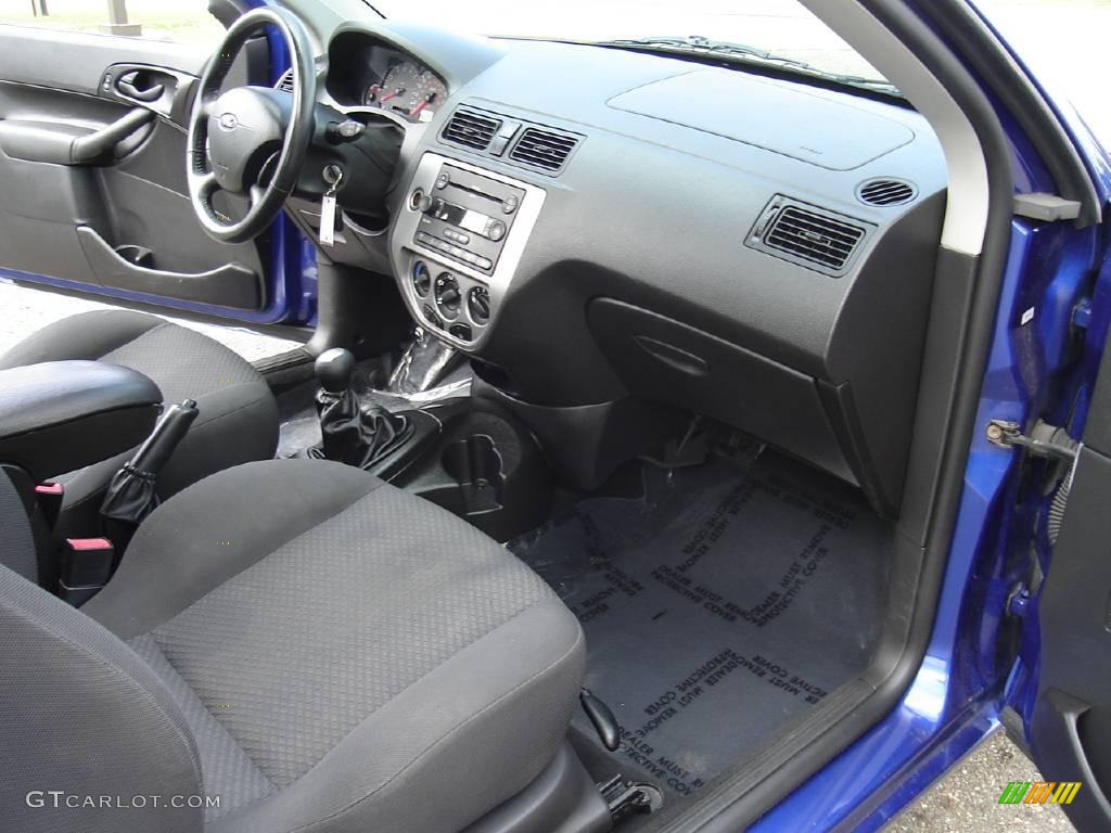 2005 Focus ZX3 S Coupe - Sonic Blue Metallic / Charcoal/Charcoal photo #19