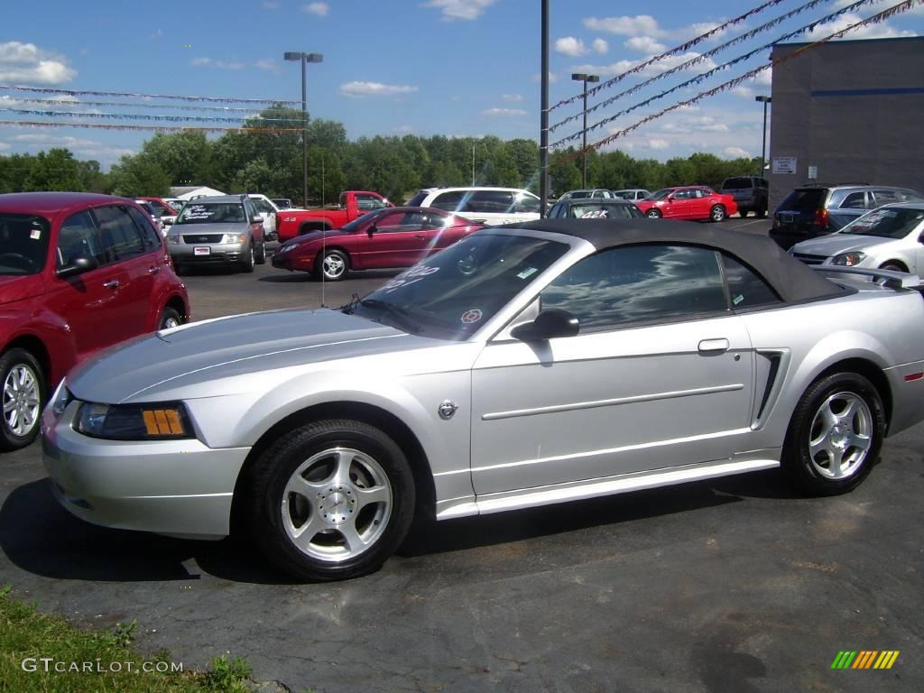 2004 Mustang V6 Convertible - Silver Metallic / Dark Charcoal photo #1