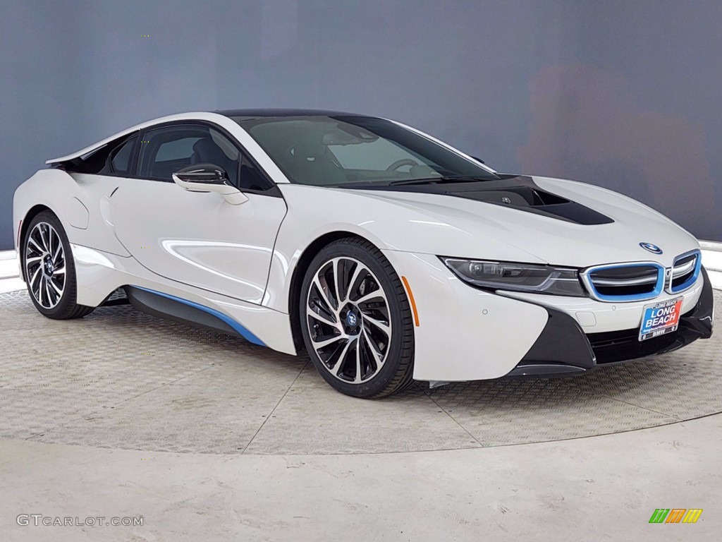 Crystal White Pearl Metallic BMW i8