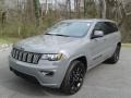 Sting-Gray - Grand Cherokee Laredo 4x4 Photo No. 2