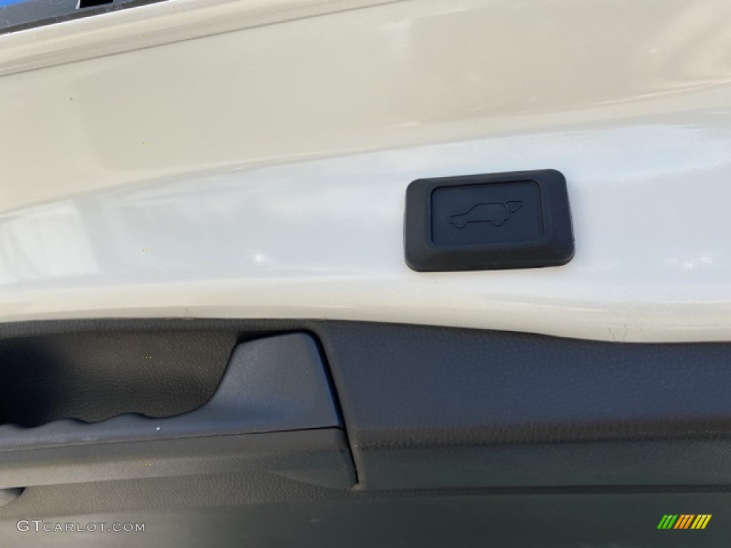 2021 RAV4 XLE AWD Hybrid - Super White / Black photo #32