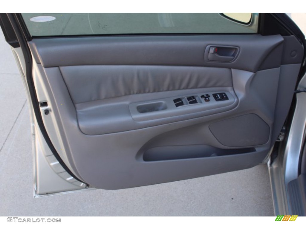 2004 Camry LE - Lunar Mist Metallic / Stone photo #9