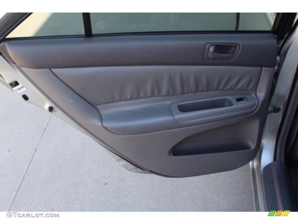 2004 Camry LE - Lunar Mist Metallic / Stone photo #15