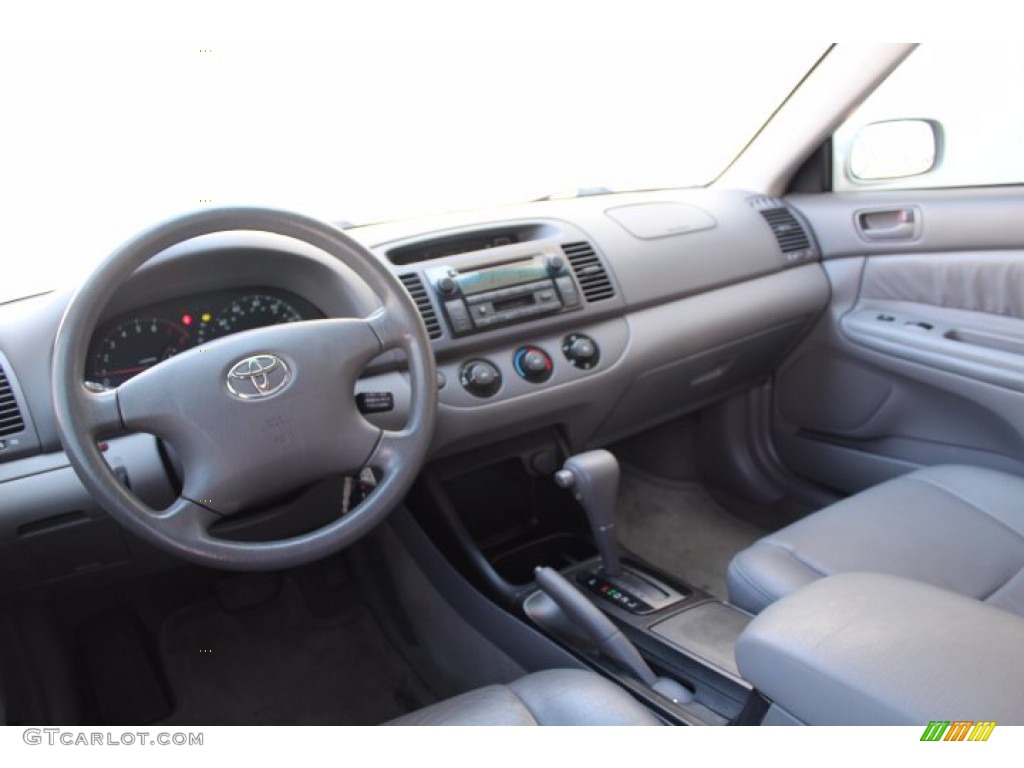 2004 Camry LE - Lunar Mist Metallic / Stone photo #17