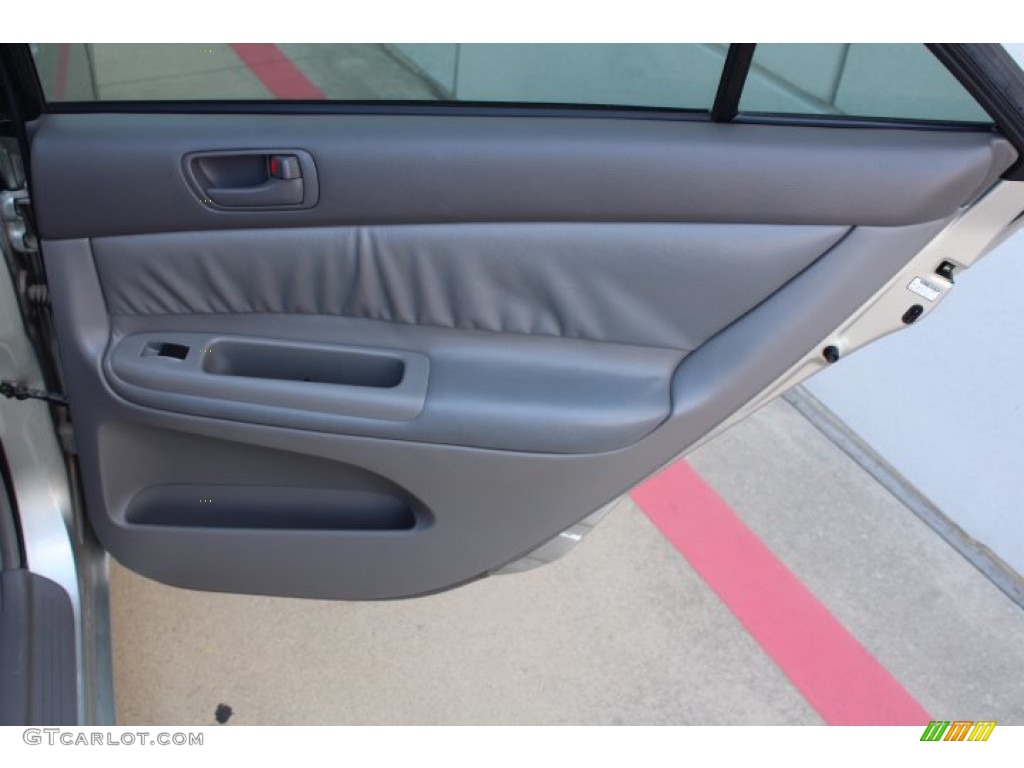 2004 Camry LE - Lunar Mist Metallic / Stone photo #20