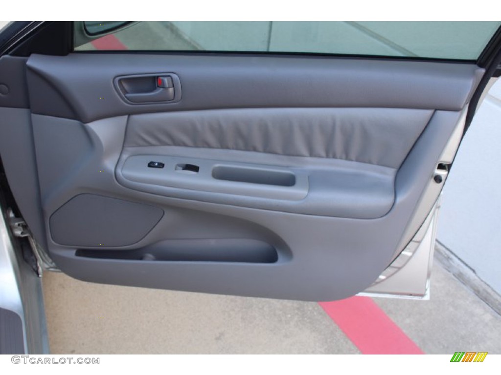 2004 Camry LE - Lunar Mist Metallic / Stone photo #22