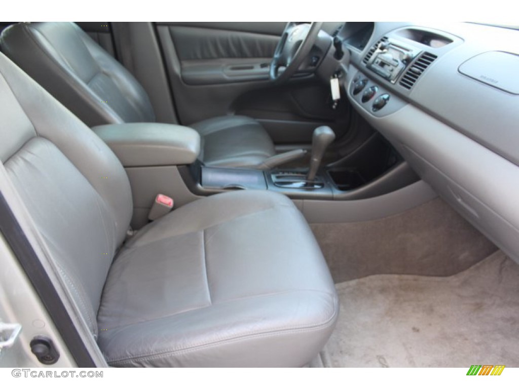 2004 Camry LE - Lunar Mist Metallic / Stone photo #23