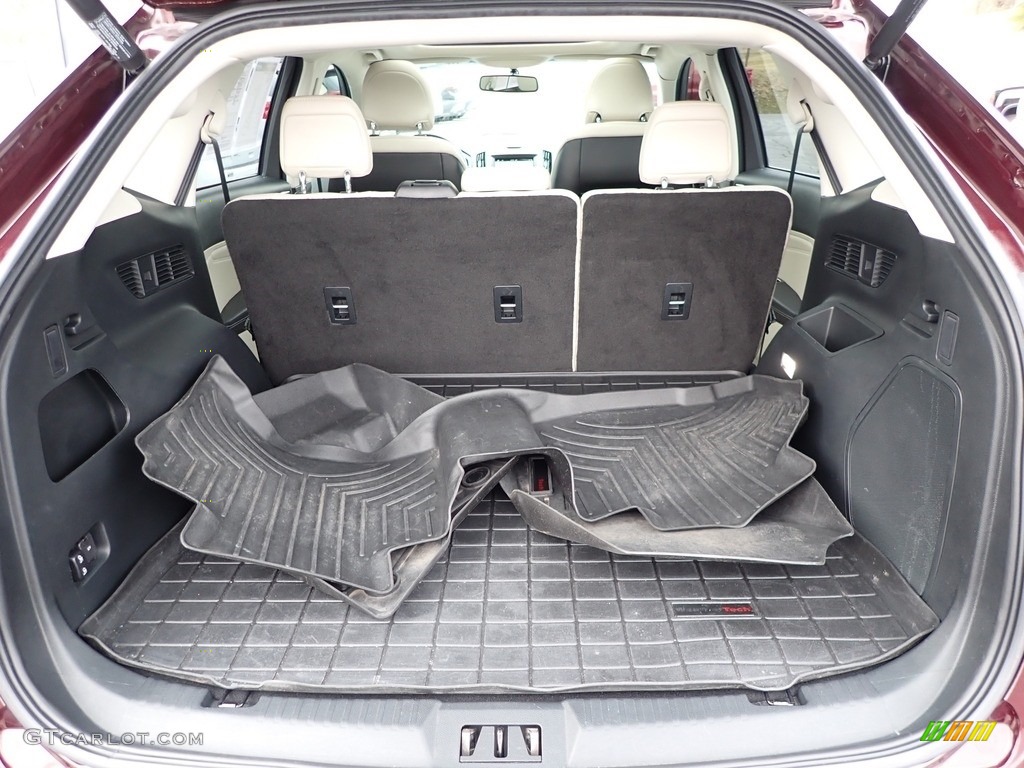 2018 Edge Titanium AWD - Burgundy Velvet / Ceramic photo #10