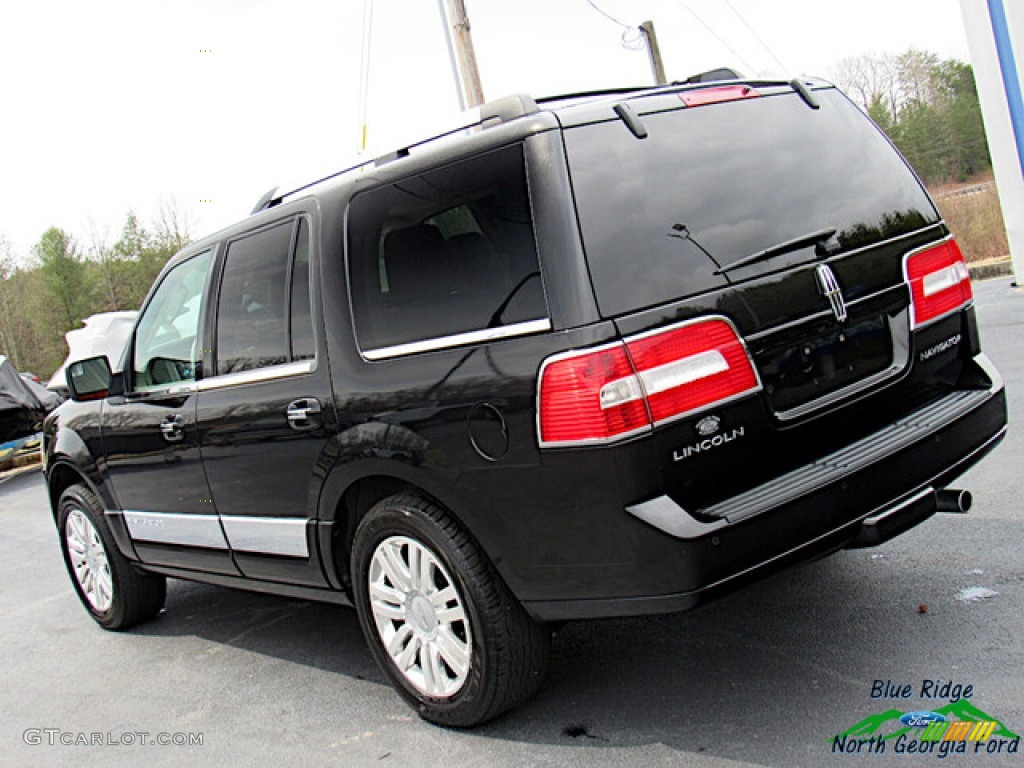 2014 Navigator 4x2 - Tuxedo Black / Stone photo #30