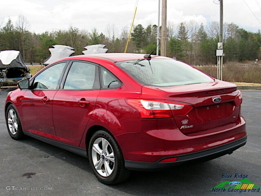 2013 Focus SE Sedan - Ruby Red / Medium Light Stone photo #3