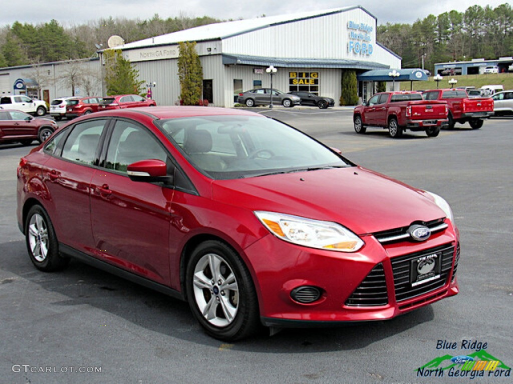 2013 Focus SE Sedan - Ruby Red / Medium Light Stone photo #7