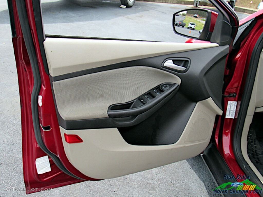 2013 Focus SE Sedan - Ruby Red / Medium Light Stone photo #10