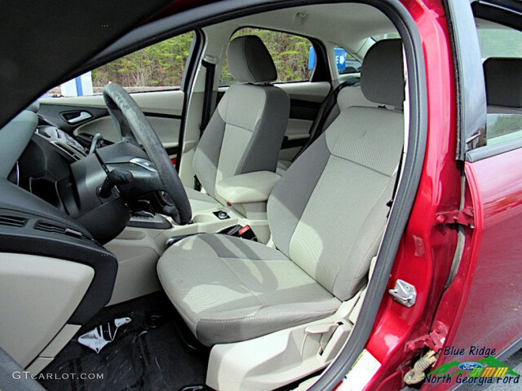 2013 Focus SE Sedan - Ruby Red / Medium Light Stone photo #11