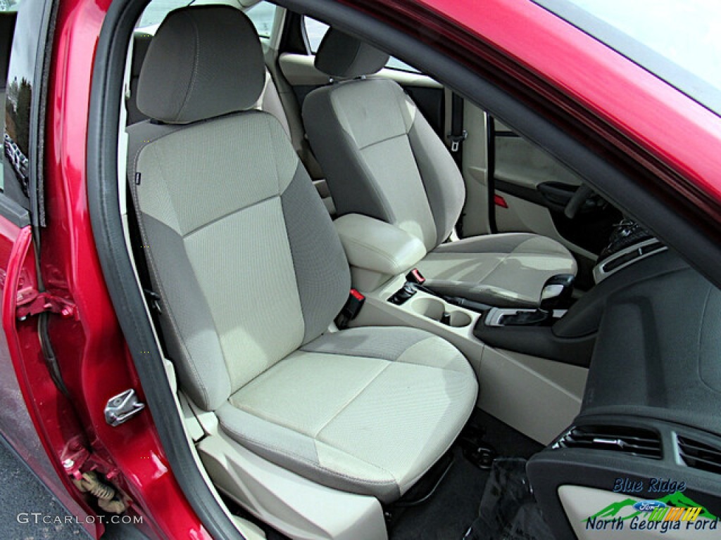2013 Focus SE Sedan - Ruby Red / Medium Light Stone photo #12