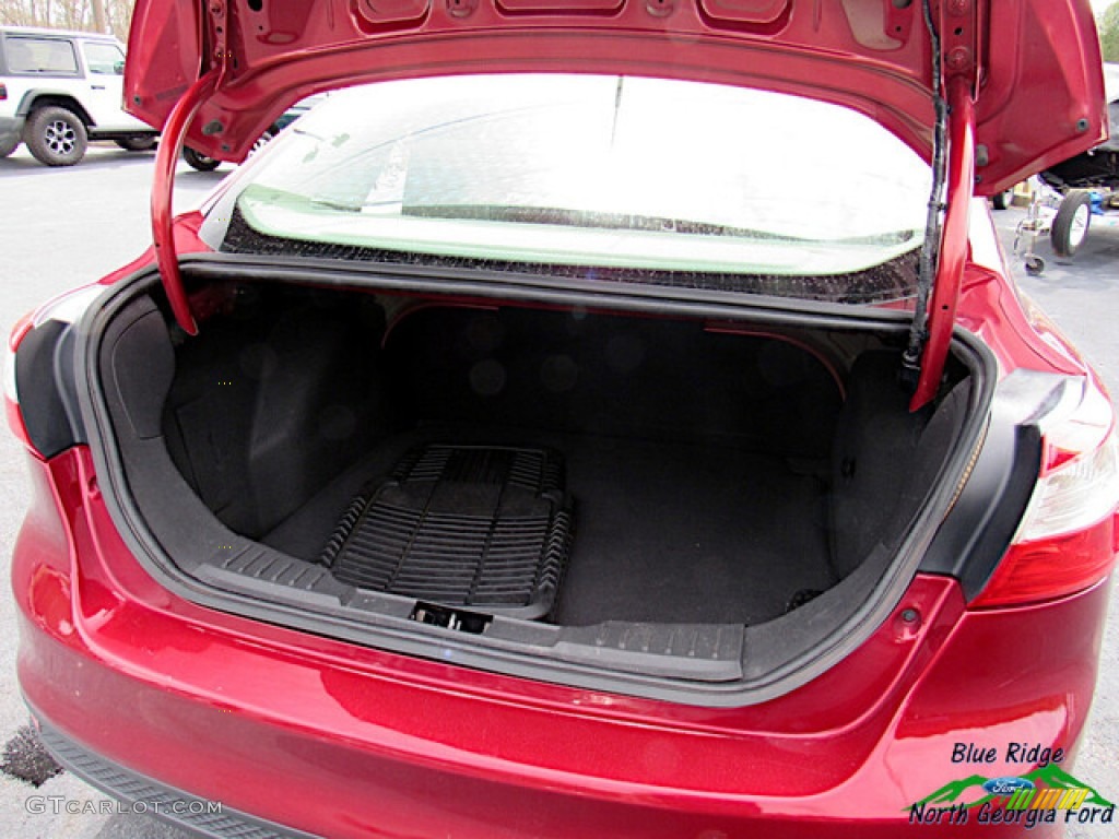 2013 Focus SE Sedan - Ruby Red / Medium Light Stone photo #14