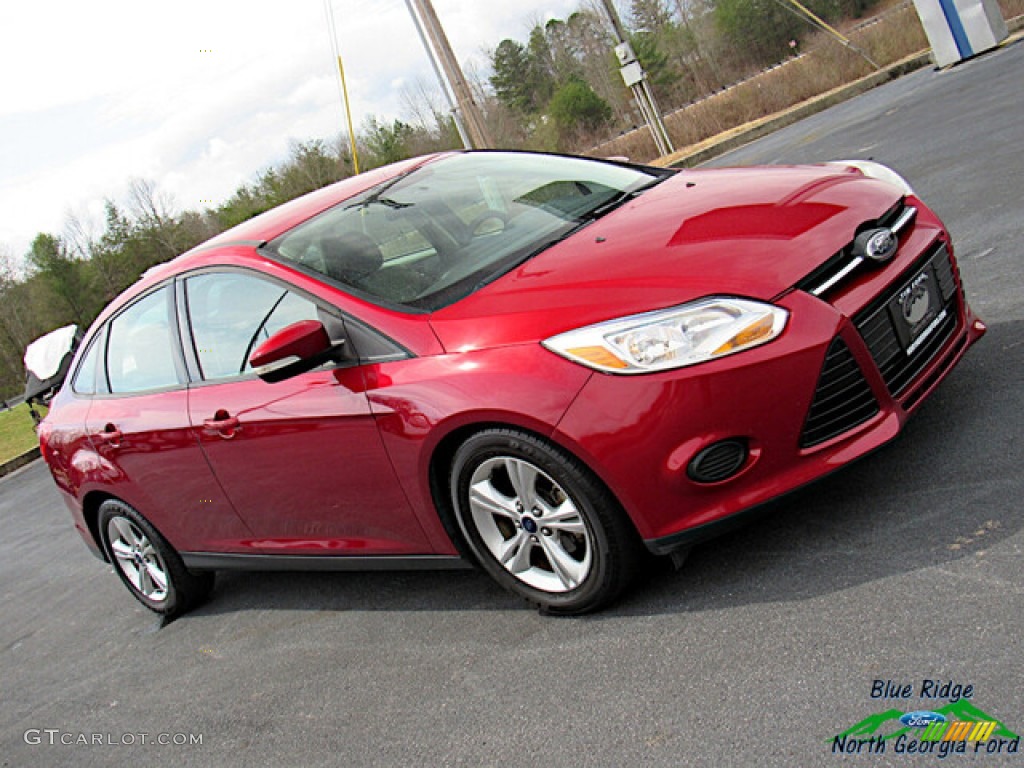 2013 Focus SE Sedan - Ruby Red / Medium Light Stone photo #26