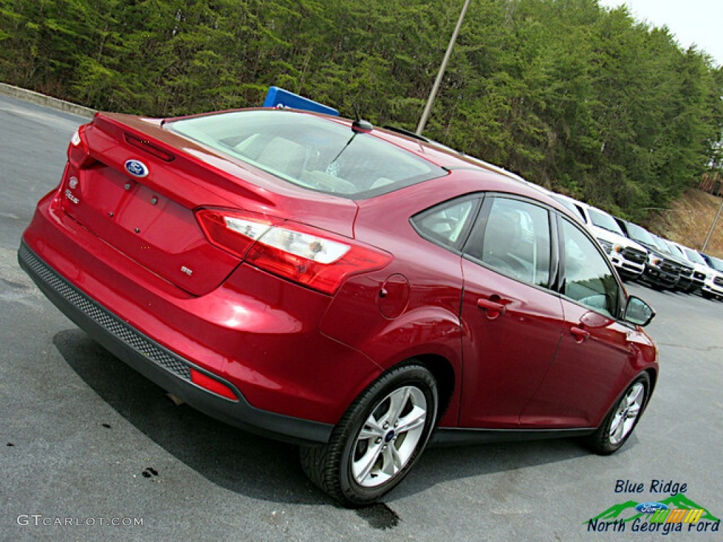 2013 Focus SE Sedan - Ruby Red / Medium Light Stone photo #27