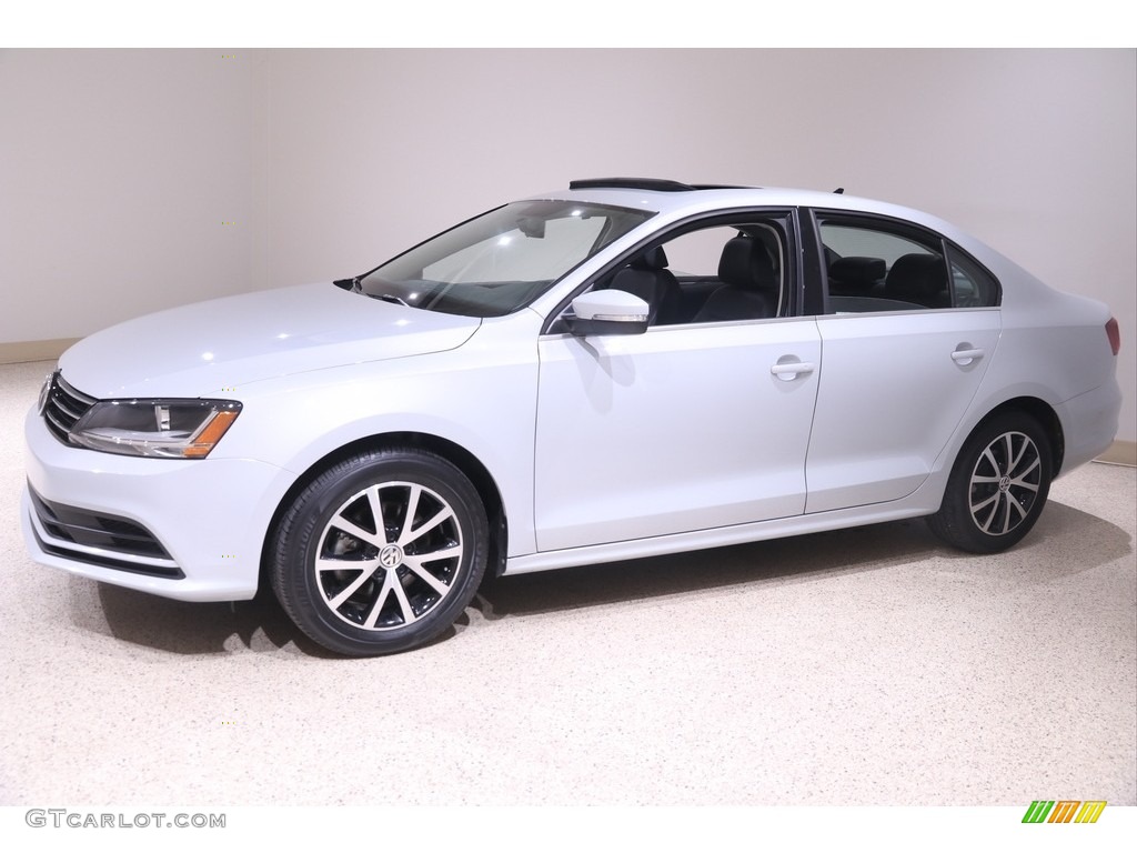 2017 Jetta SE - White Silver / Titan Black photo #3