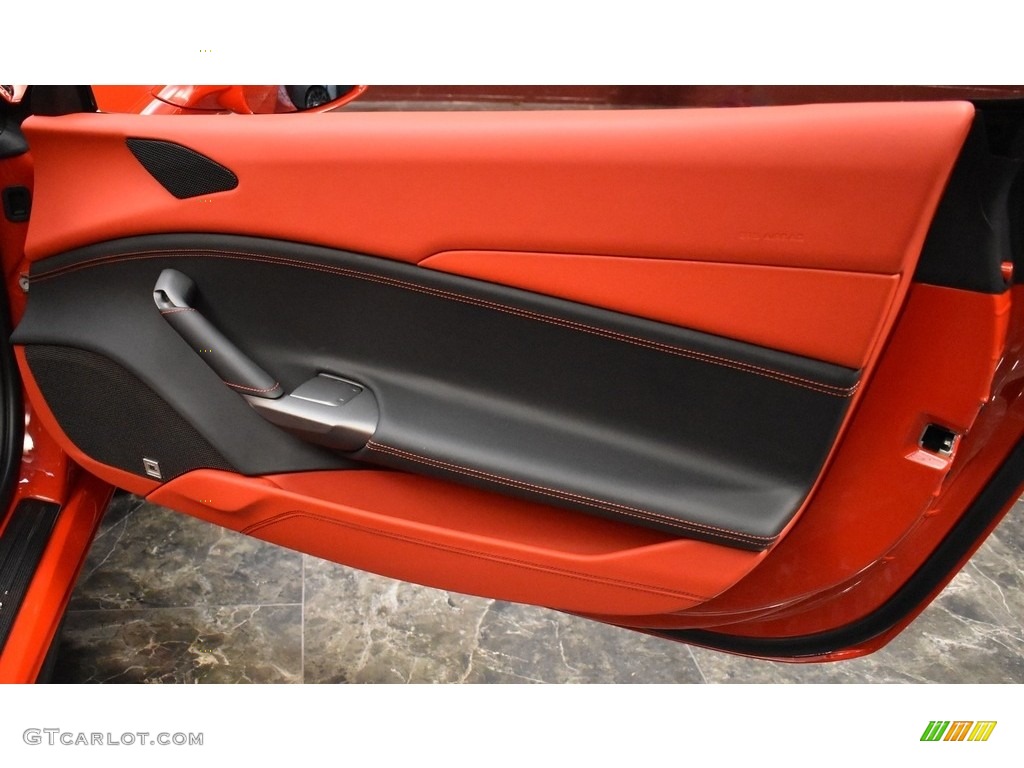 2019 Ferrari 488 Spider Rosso/Nero Door Panel Photo #141388054