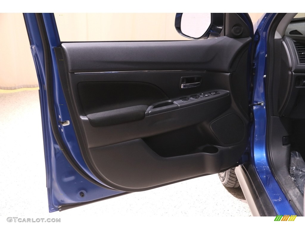 2017 Mitsubishi Outlander Sport ES Door Panel Photos