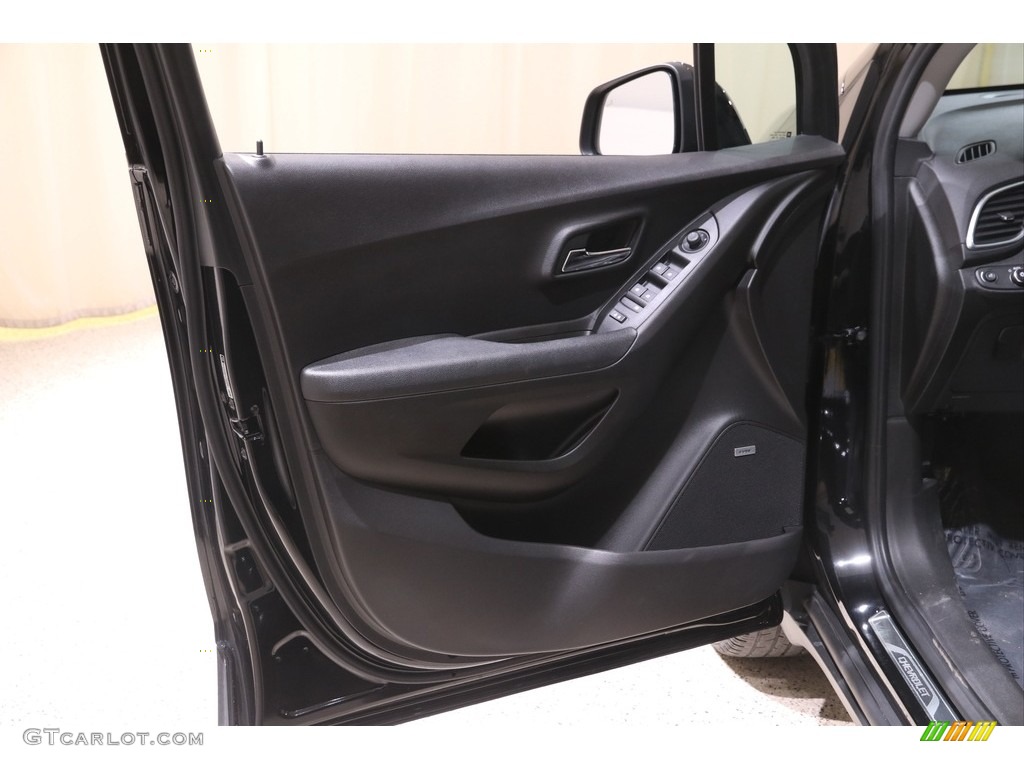 2019 Chevrolet Trax Premier AWD Jet Black Door Panel Photo #141389681