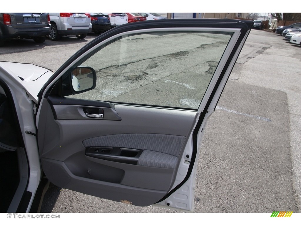 2011 Forester 2.5 X Premium - Satin White Pearl / Platinum photo #17