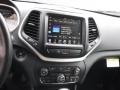 Granite Crystal Metallic - Cherokee Limited 4x4 Photo No. 3