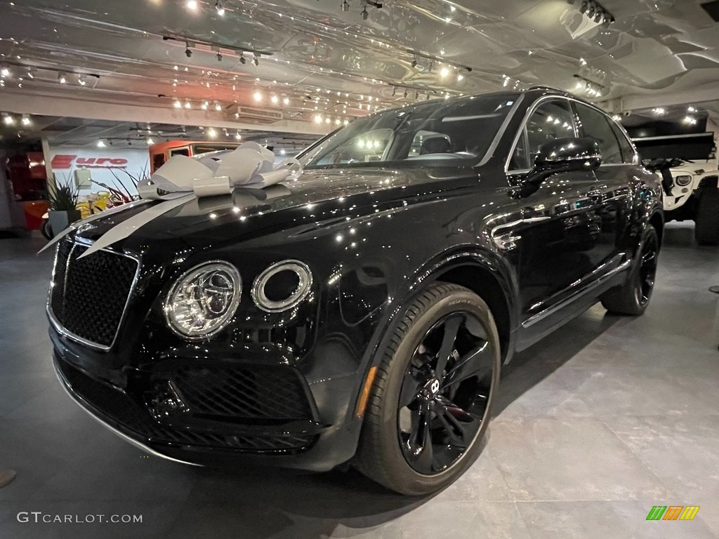 Beluga (Solid) 2019 Bentley Bentayga V8 Exterior Photo #141400671