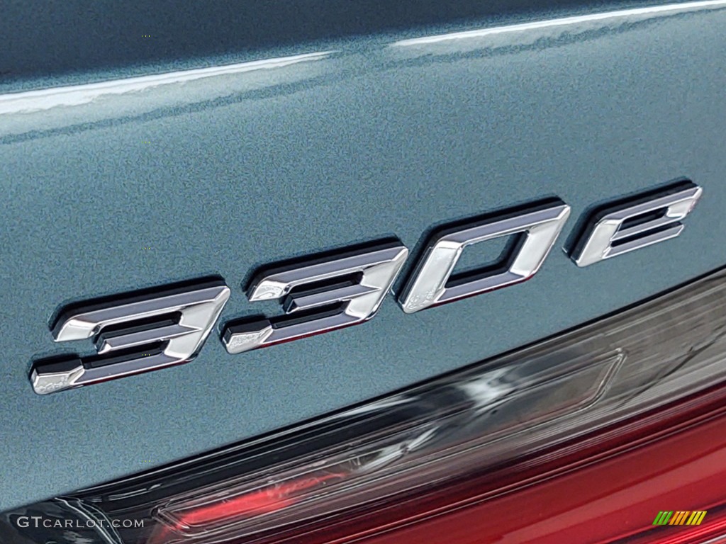 2021 BMW 3 Series 330e Sedan Marks and Logos Photo #141403323