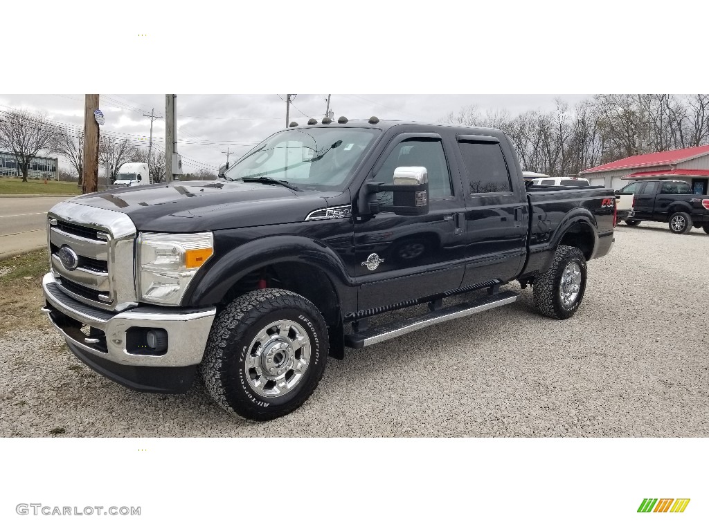 2014 F350 Super Duty XLT Crew Cab 4x4 - Tuxedo Black Metallic / Adobe photo #1