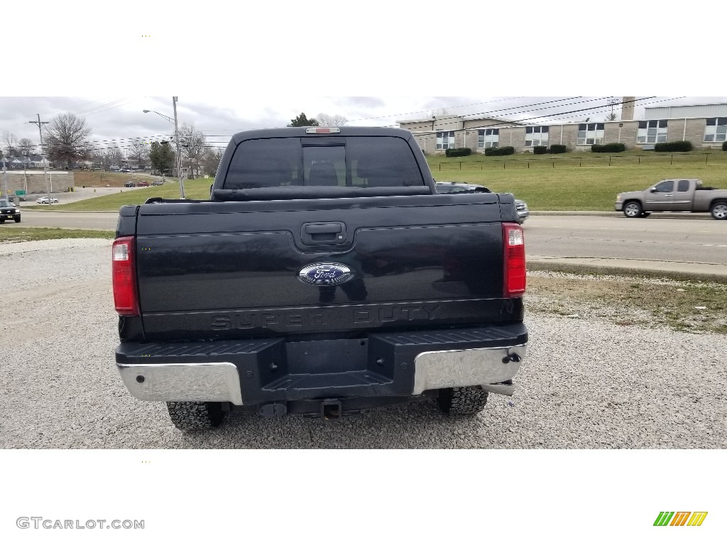 2014 F350 Super Duty XLT Crew Cab 4x4 - Tuxedo Black Metallic / Adobe photo #4