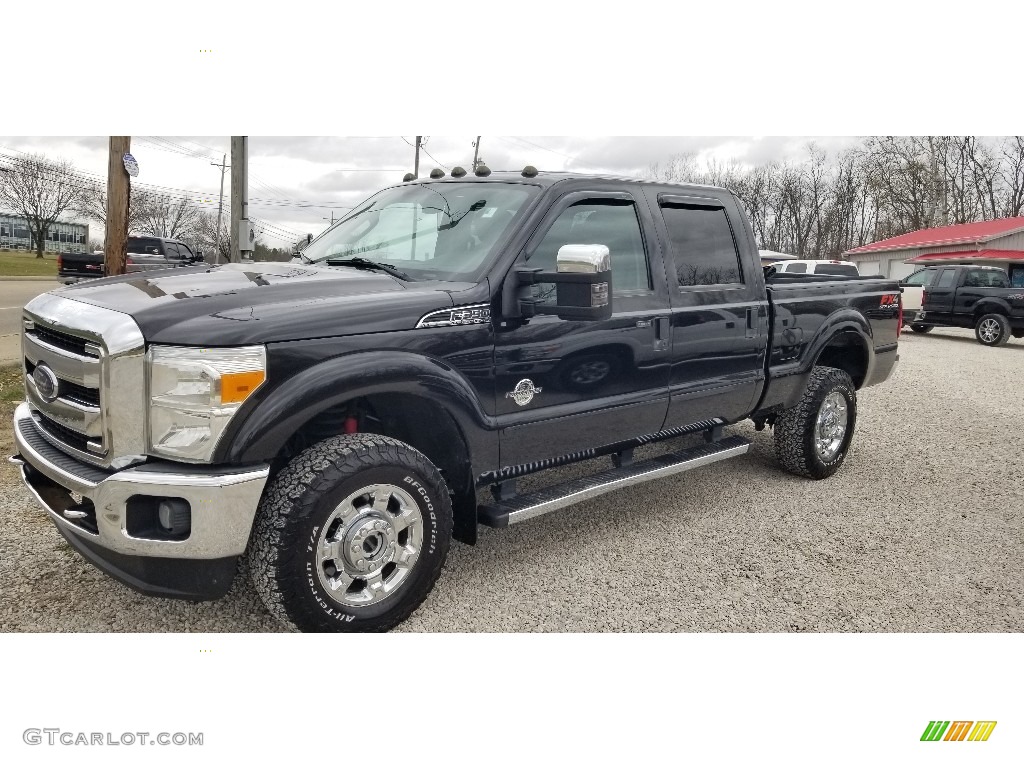 2014 F350 Super Duty XLT Crew Cab 4x4 - Tuxedo Black Metallic / Adobe photo #25