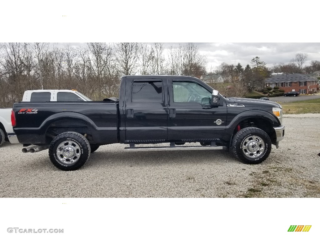 2014 F350 Super Duty XLT Crew Cab 4x4 - Tuxedo Black Metallic / Adobe photo #26