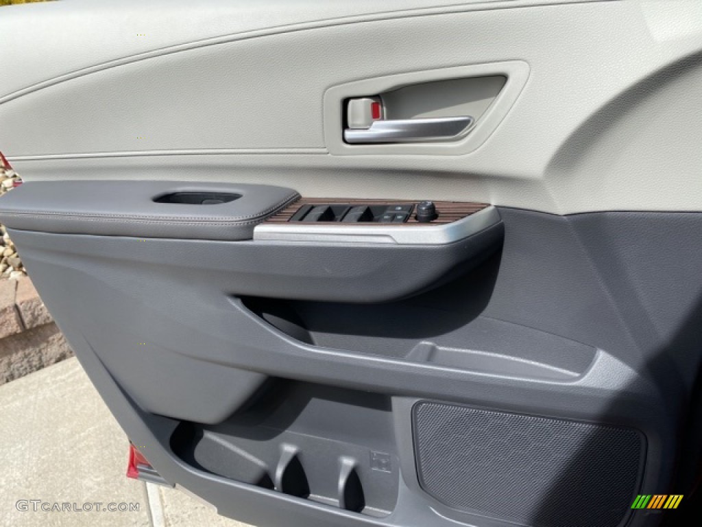 2021 Sienna XLE AWD Hybrid - Ruby Flare Pearl / Graphite photo #22