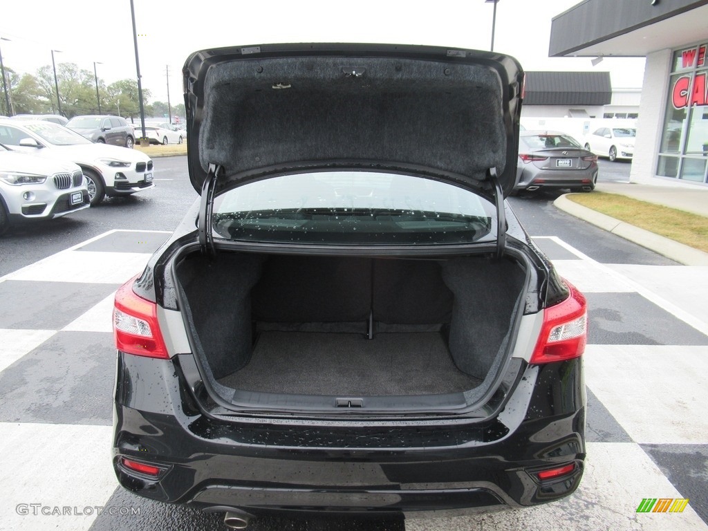 2019 Sentra SR - Super Black / Charcoal photo #5