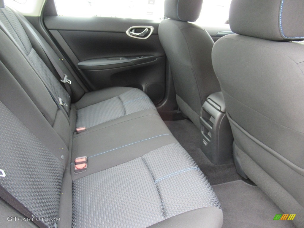 2019 Sentra SR - Super Black / Charcoal photo #14