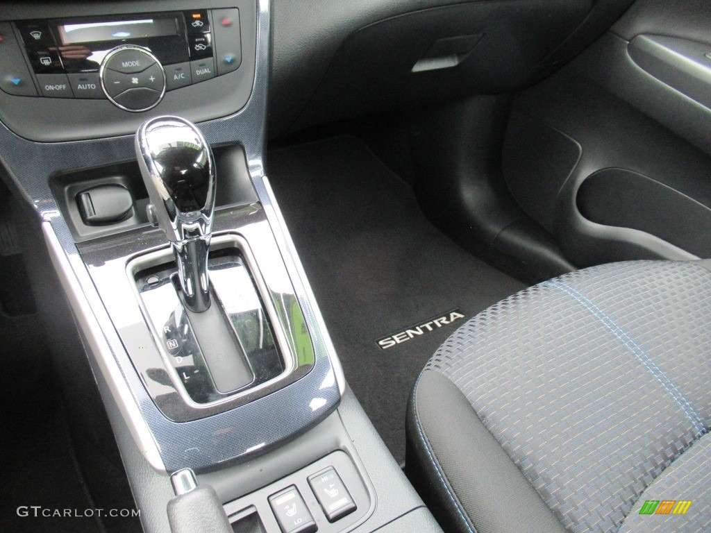 2019 Sentra SR - Super Black / Charcoal photo #19