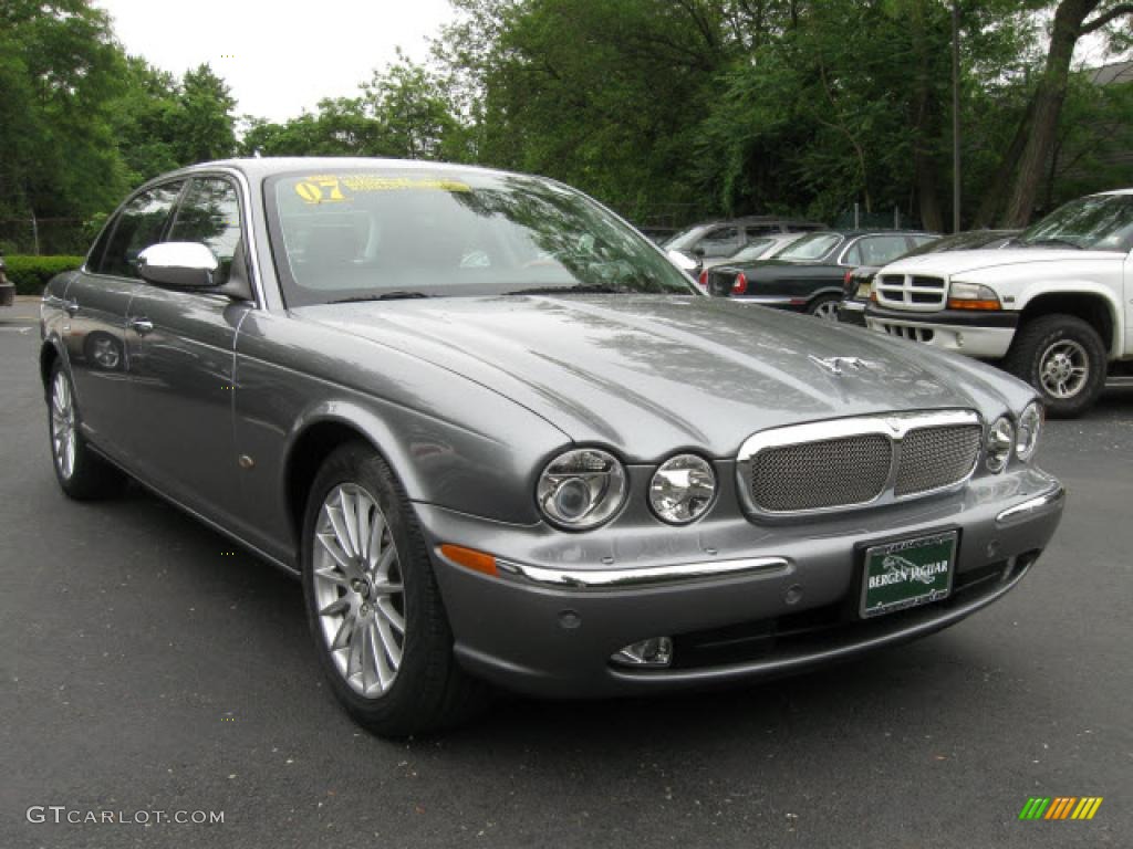 2007 XJ Vanden Plas - Lunar Grey Metallic / Charcoal photo #1