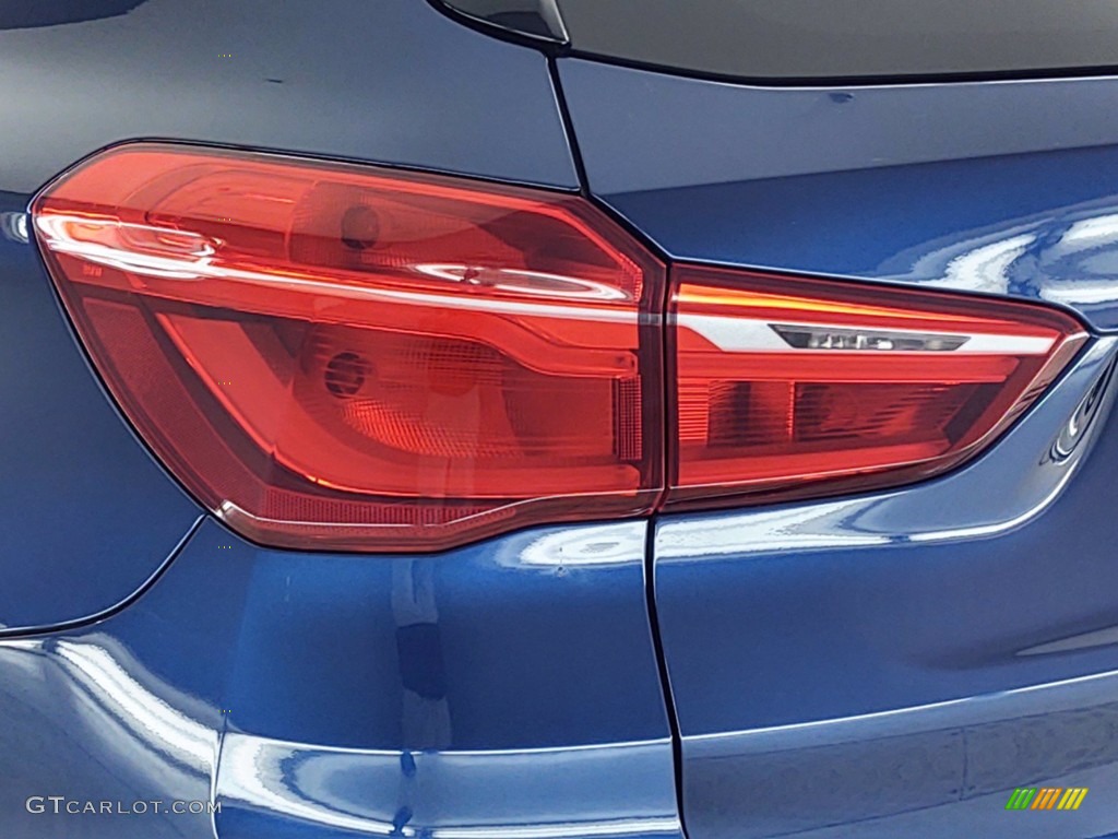 2017 X1 sDrive28i - Mediterranean Blue Metallic / Black photo #8