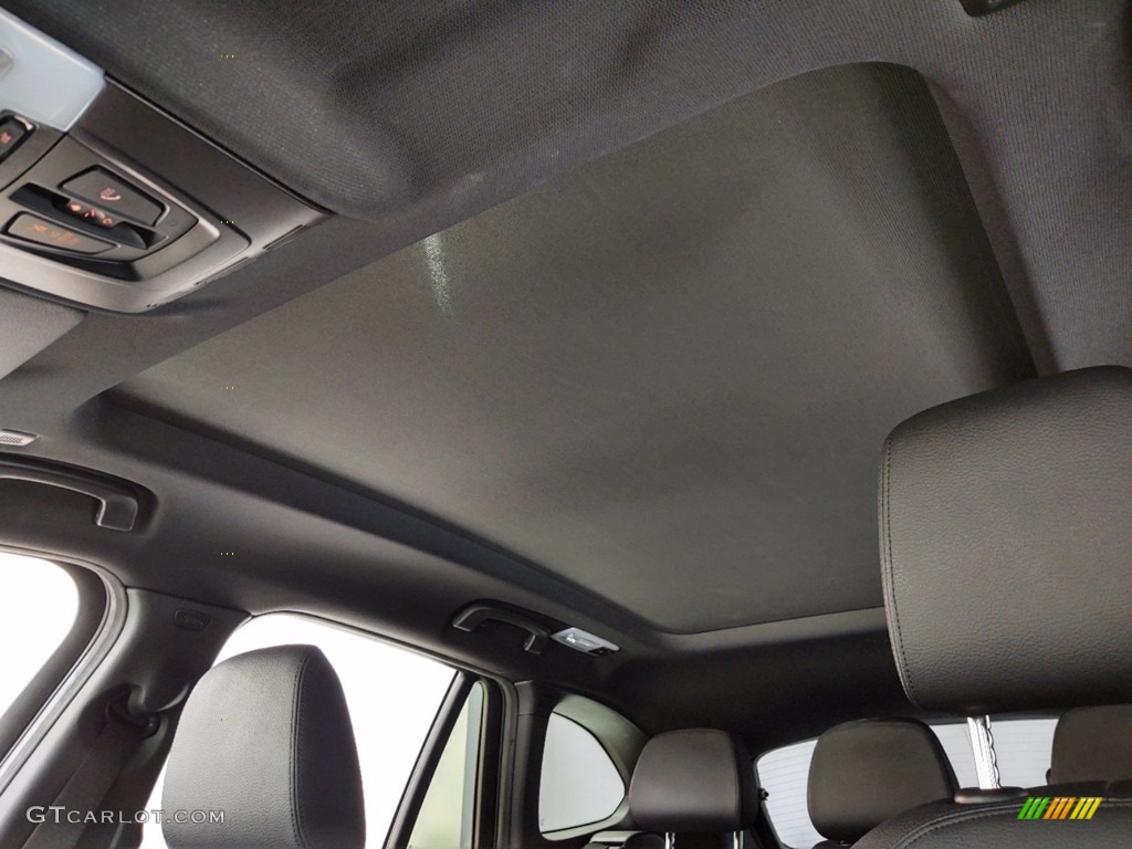 2017 X1 sDrive28i - Mediterranean Blue Metallic / Black photo #30