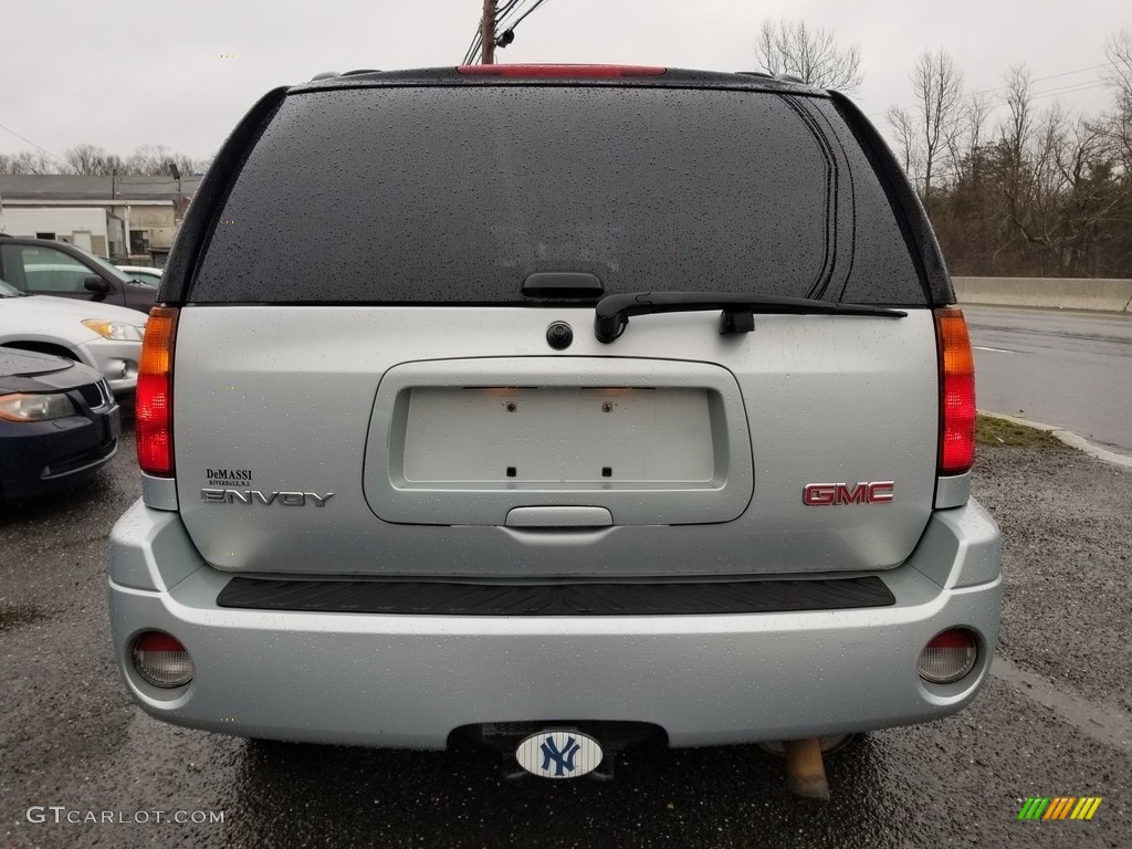 2007 Envoy SLE 4x4 - Liquid Silver Metallic / Light Gray photo #4