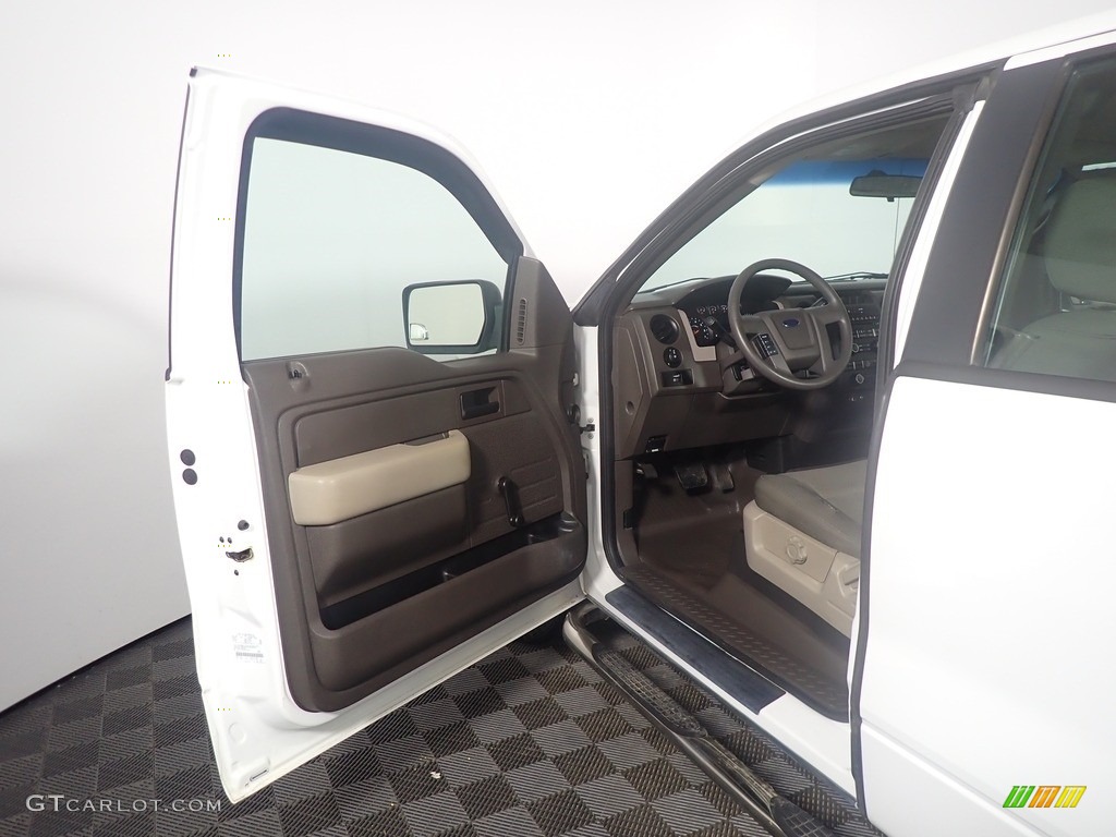 2010 F150 XL SuperCab - Oxford White / Medium Stone photo #18