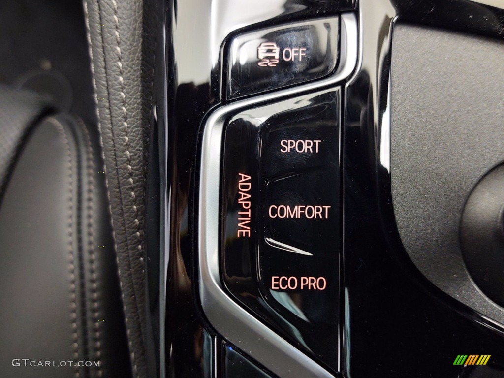 2021 BMW 5 Series M550i xDrive Sedan Controls Photo #141417944