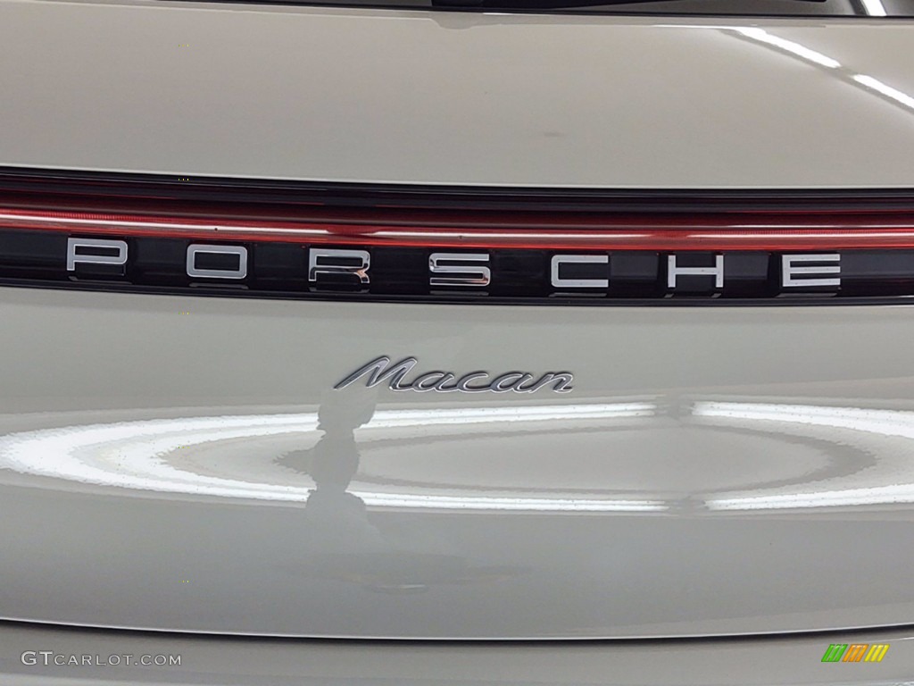 2020 Macan  - Chalk / Black photo #10