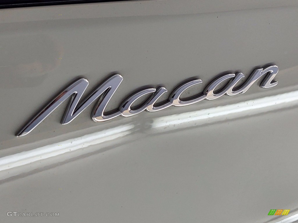 2020 Porsche Macan Standard Macan Model Marks and Logos Photo #141423576