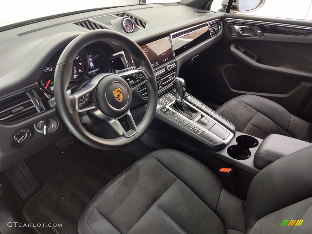Black Interior 2020 Porsche Macan Standard Macan Model Photo #141423642
