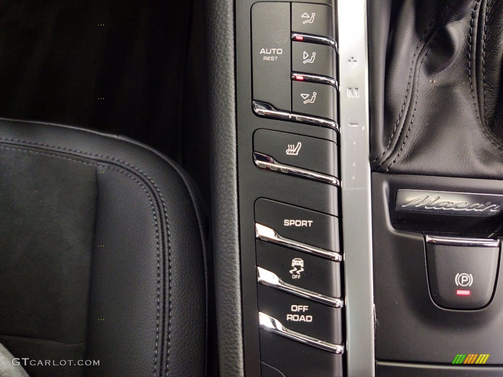 2020 Porsche Macan Standard Macan Model Controls Photo #141423801