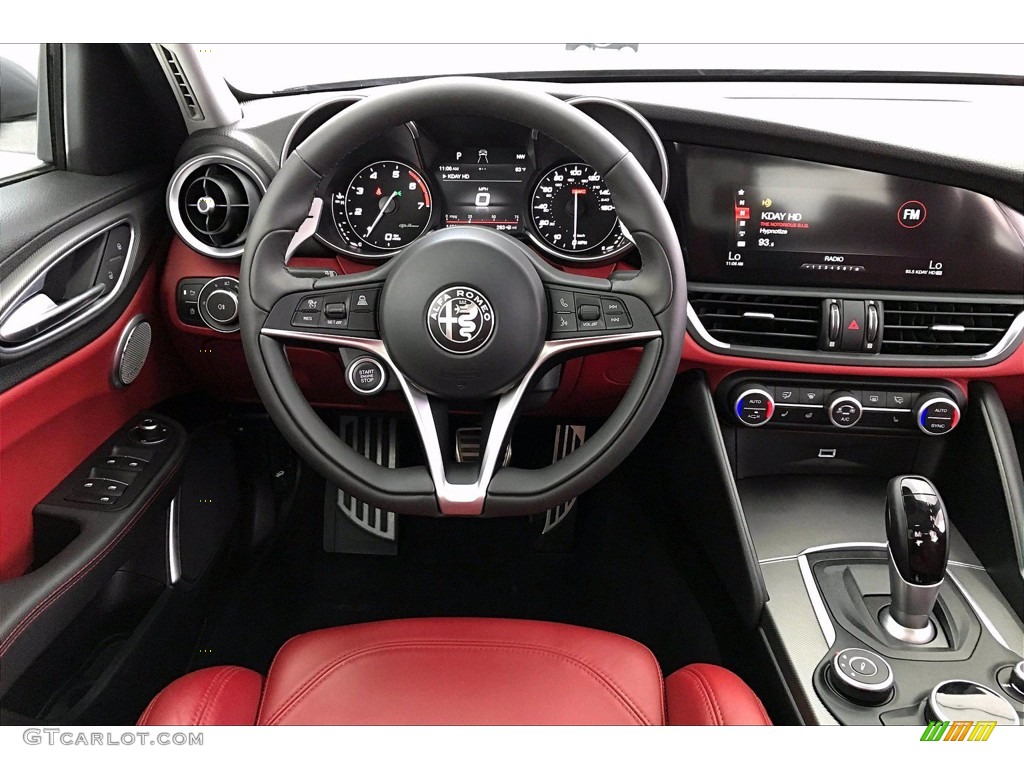 2018 Alfa Romeo Giulia Ti Sport Black/Red Steering Wheel Photo #141426187