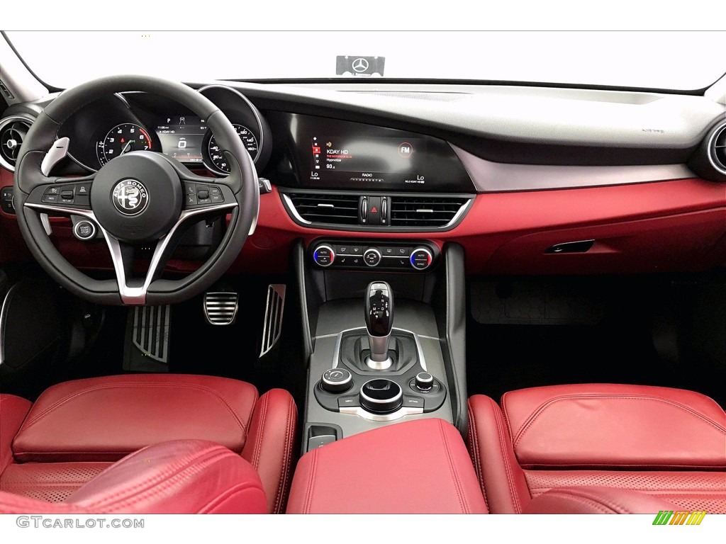 2018 Alfa Romeo Giulia Ti Sport Black/Red Dashboard Photo #141426488